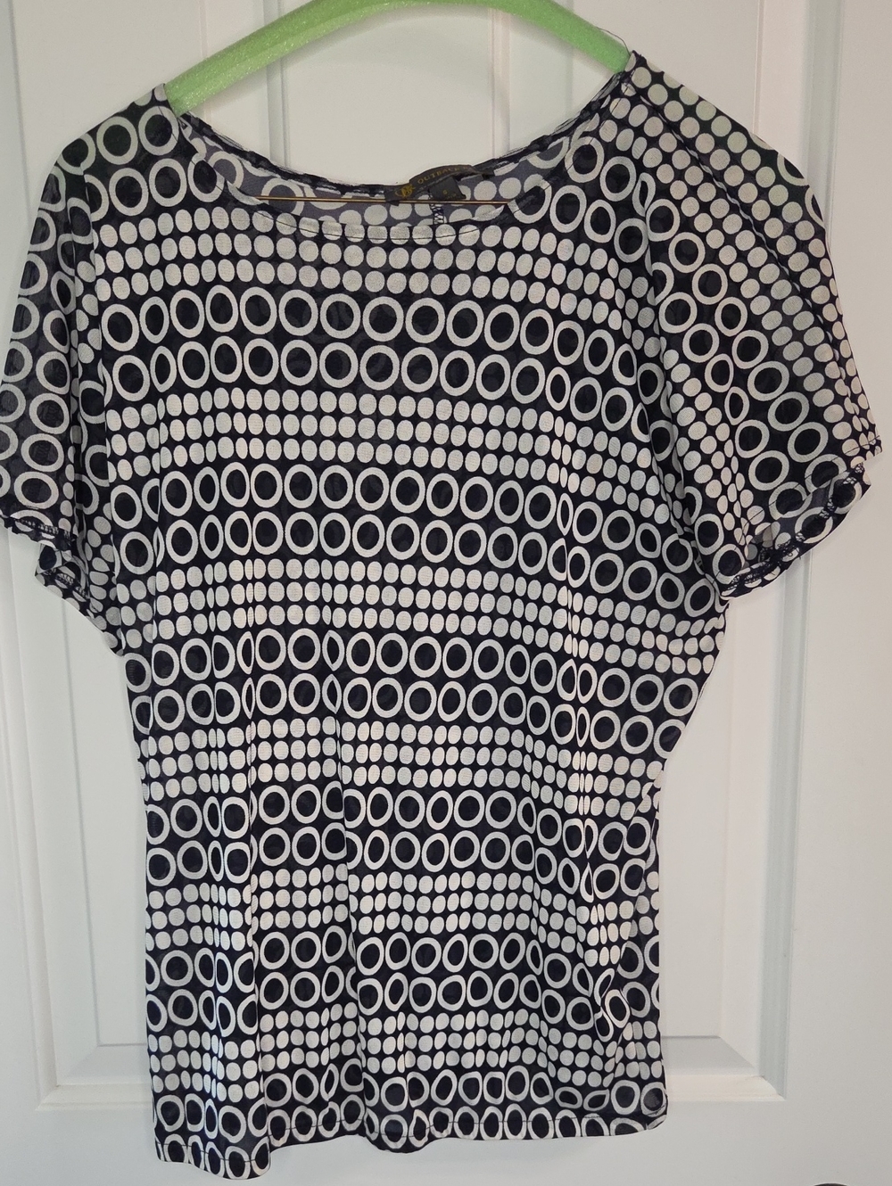 Outback Red Blue & White Circle-Print Short Sleeve Top